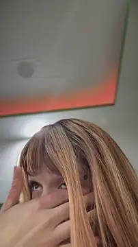 LoganPeny online show from November 1, 2025, 5:31 am