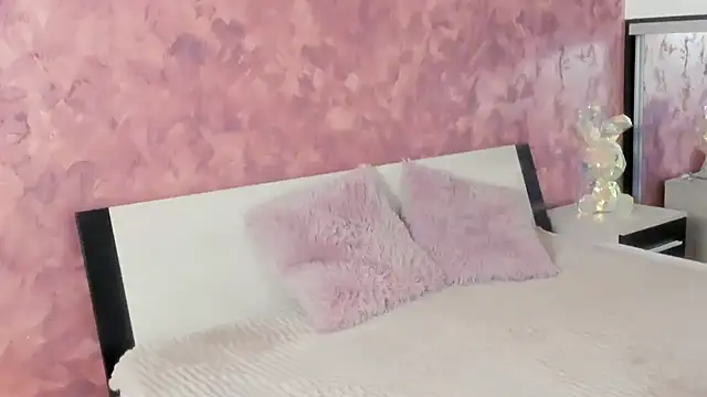 Snapshot of LesyaTouch chatting on October 4, 2025, 4:16 pm LesyaTouch online show from October 4, 2025, 4:16 pm