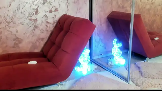 Snapshot of LesyaTouch chatting on December 13, 2025, 8:36 pm LesyaTouch online show from December 13, 2025, 8:36 pm