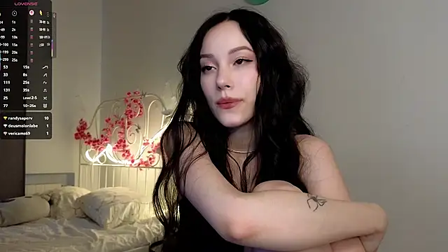 Snapshot of glamourr chatting on November 14, 2025, 9:30 am glamourr online show from November 14, 2025, 9:30 am