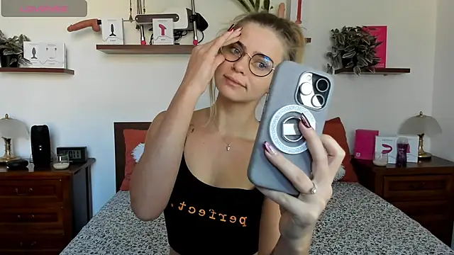 Snapshot of HaleyReedme chatting on October 9, 2025, 9:07 am HaleyReedme online show from October 9, 2025, 9:07 am