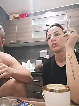 Snapshot of yourflowerpink chatting on October 25, 2025, 4:42 am yourflowerpink online show from October 25, 2025, 4:42 am