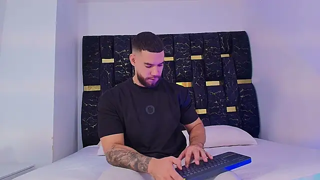 chris blake   online show from November 26, 2025, 6:09 pm