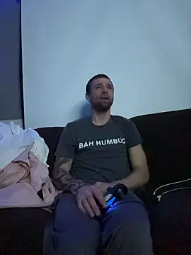 Stillhard8925 online show from November 5, 2025, 6:46 am