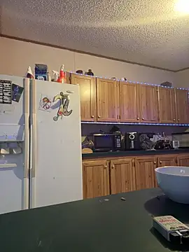 Stillhard8925 online show from November 5, 2025, 6:52 pm