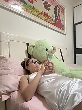 Snapshot of aa520uv chatting on October 6, 2025, 3:31 pm aa520uv online show from October 6, 2025, 3:31 pm