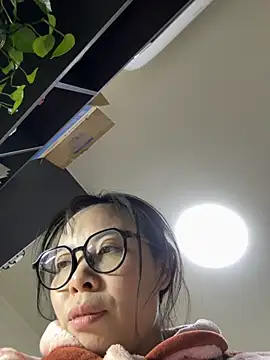 Snapshot of aa520uv chatting on October 21, 2025, 11:44 am aa520uv online show from October 21, 2025, 11:44 am