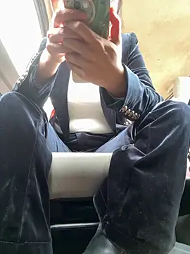 Snapshot of aa520uv chatting on November 3, 2025, 3:30 am aa520uv online show from November 3, 2025, 3:30 am