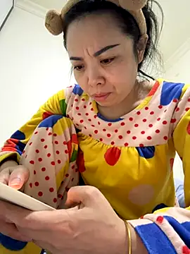 Snapshot of aa520uv chatting on November 6, 2025, 10:54 pm aa520uv online show from November 6, 2025, 10:54 pm