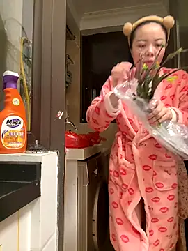 Snapshot of aa520uv chatting on December 2, 2025, 4:13 pm aa520uv online show from December 2, 2025, 4:13 pm