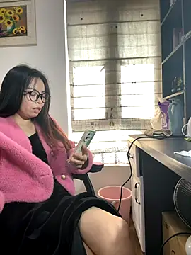 Snapshot of aa520uv chatting on December 4, 2025, 4:33 am aa520uv online show from December 4, 2025, 4:33 am