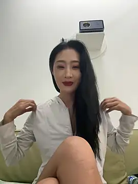 Snapshot of linger-23 chatting on October 21, 2025, 1:34 pm linger-23 online show from October 21, 2025, 1:34 pm
