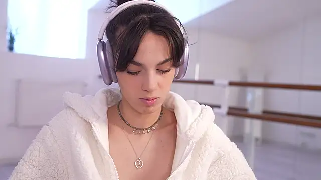 mystica  online show from September 16, 2025, 9:21 am