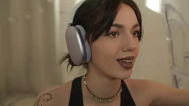 mystica  online show from September 25, 2025, 8:18 am