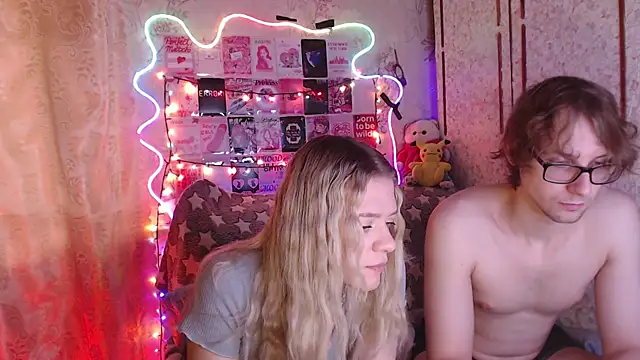 Your Horny Friends online show from November 25, 2025, 9:20 am