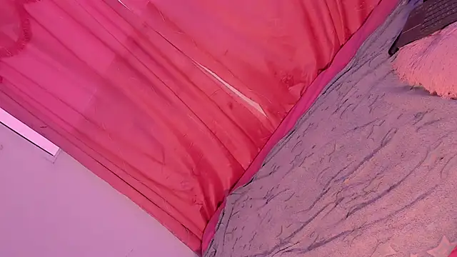 Snapshot of Mariana-ofc chatting on November 18, 2025, 11:47 am Mariana-ofc online show from November 18, 2025, 11:47 am