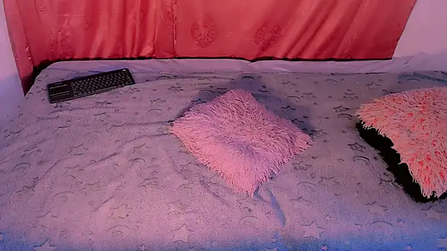 Snapshot of Mariana-ofc chatting on November 29, 2025, 11:02 am Mariana-ofc online show from November 29, 2025, 11:02 am