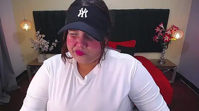 Snapshot of ailyn_maury chatting on September 19, 2025, 1:29 am ailyn maury online show from September 19, 2025, 1:29 am