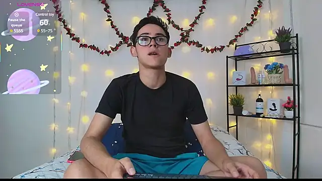 Snapshot of Danny-Swift13 chatting on March 19, 2025, 8:54 pm Danny-Swift13 online show from March 19, 2025, 8:54 pm