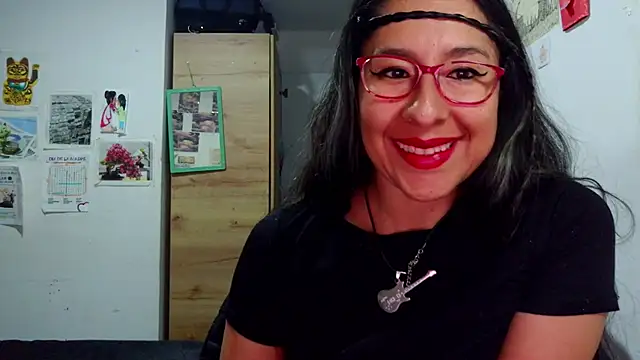 Snapshot of Malishka-fox chatting on November 2, 2025, 10:56 pm Malishka-fox online show from November 2, 2025, 10:56 pm