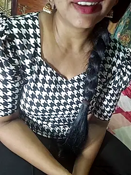 Snapshot of Shalini_telugu09 chatting on November 6, 2025, 7:53 am Shalini telugu09 online show from November 6, 2025, 7:53 am