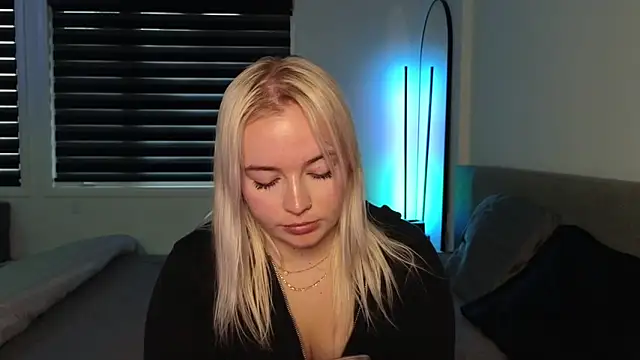 margot robbie7 online show from October 23, 2025, 10:08 pm