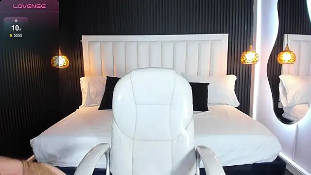 Snapshot of MartinaGracex chatting on November 22, 2025, 11:15 pm MartinaGracex online show from November 22, 2025, 11:15 pm