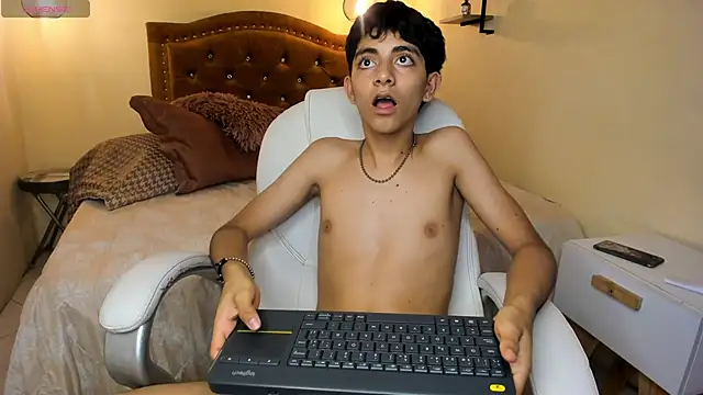 Matty Sparkk online show from March 21, 2025, 4:29 pm