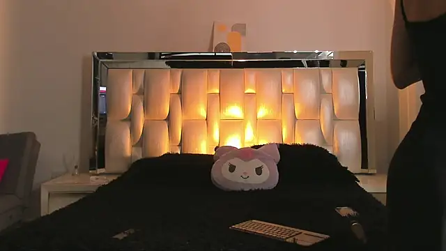 Snapshot of pauline_rouge chatting on November 8, 2025, 11:21 am pauline rouge online show from November 8, 2025, 11:21 am