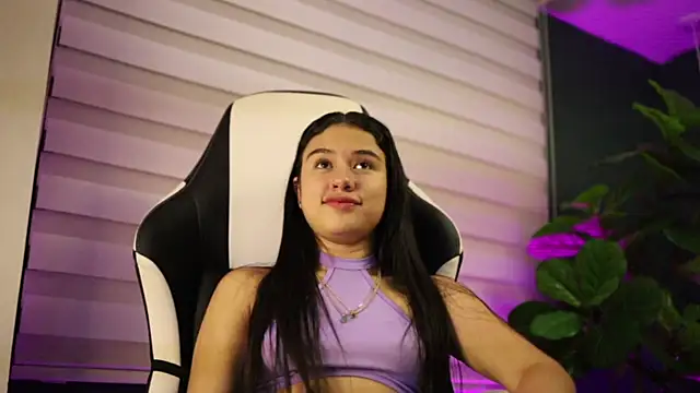 Snapshot of Danaa_Rouse chatting on October 31, 2025, 9:21 am Danaa Rouse online show from October 31, 2025, 9:21 am