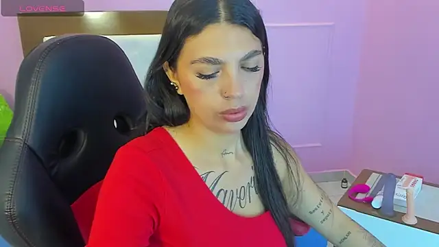 Snapshot of TATILARSON1 chatting on November 8, 2025, 12:49 pm TATILARSON1 online show from November 8, 2025, 12:49 pm