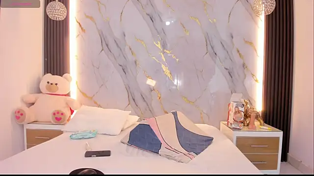 Snapshot of lunastorm_ chatting on September 15, 2025, 9:59 pm lunastorm online show from September 15, 2025, 9:59 pm