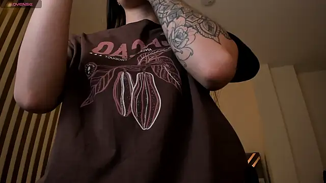 MaiaCollins online show from September 8, 2025, 5:56 pm