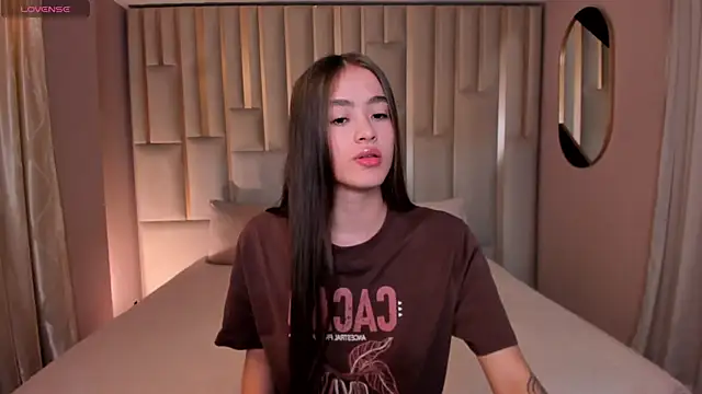 MaiaCollins online show from September 20, 2025, 6:31 pm