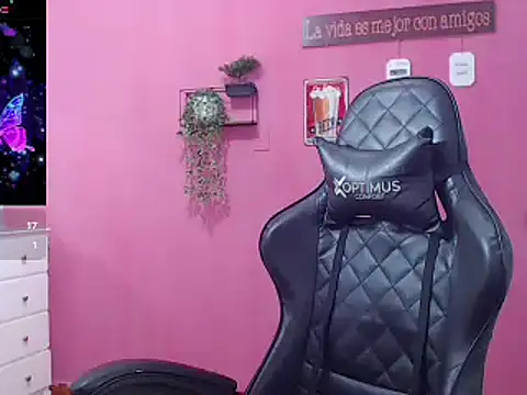 Snapshot of Anttonella_Pons chatting on March 18, 2025, 3:10 pm Anttonella Pons online show from March 18, 2025, 3:10 pm