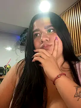 Snapshot of Vaiolet_2222 chatting on September 13, 2025, 5:51 am Vaiolet 2222 online show from September 13, 2025, 5:51 am