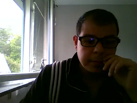 Snapshot of Alexalex_98 chatting on September 21, 2025, 12:29 pm Alexalex 98 online show from September 21, 2025, 12:29 pm