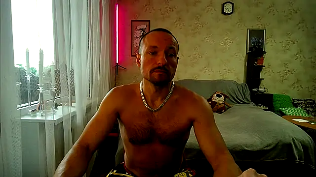 Snapshot of Masya_MaxUA chatting on October 1, 2025, 8:20 am Masya MaxUA online show from October 1, 2025, 8:20 am