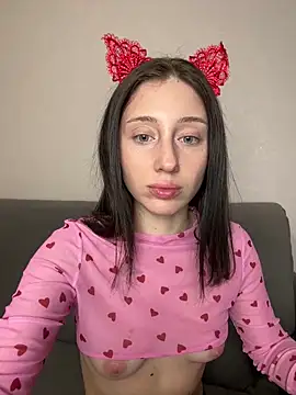 Snapshot of MiaaLoveeee chatting on March 18, 2025, 10:15 pm MiaaLoveeee online show from March 18, 2025, 10:15 pm