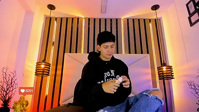 Jhojan twink online show from November 12, 2025, 12:27 pm