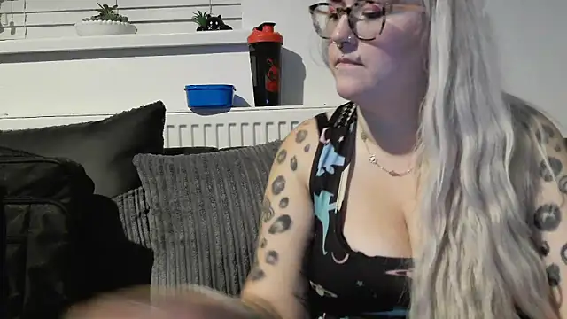 Snapshot of Sizzling_Indie36 chatting on September 8, 2025, 11:37 pm Sizzling Indie36 online show from September 8, 2025, 11:37 pm