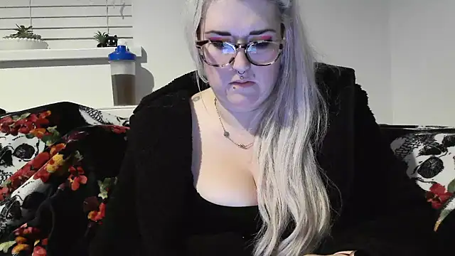 Snapshot of Sizzling_Indie36 chatting on September 11, 2025, 9:37 pm Sizzling Indie36 online show from September 11, 2025, 9:37 pm