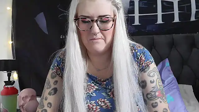 Snapshot of Sizzling_Indie36 chatting on September 13, 2025, 4:18 pm Sizzling Indie36 online show from September 13, 2025, 4:18 pm