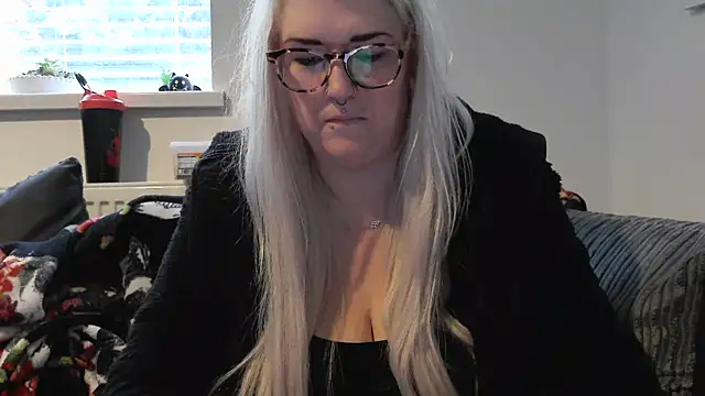 Snapshot of Sizzling_Indie36 chatting on September 14, 2025, 11:20 am Sizzling Indie36 online show from September 14, 2025, 11:20 am