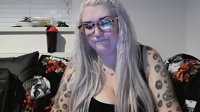 Snapshot of Sizzling_Indie36 chatting on September 17, 2025, 6:09 pm Sizzling Indie36 online show from September 17, 2025, 6:09 pm