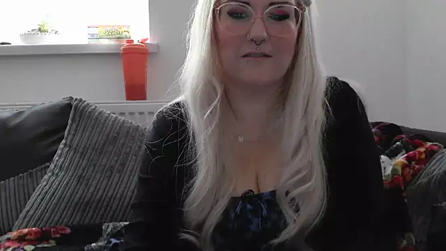 Snapshot of Sizzling_Indie36 chatting on September 23, 2025, 9:12 am Sizzling Indie36 online show from September 23, 2025, 9:12 am