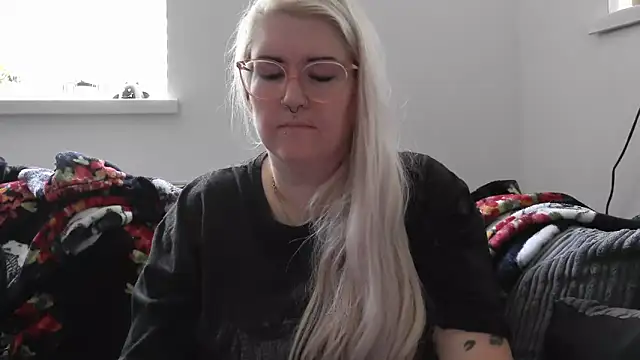 Snapshot of Sizzling_Indie36 chatting on September 25, 2025, 9:24 am Sizzling Indie36 online show from September 25, 2025, 9:24 am