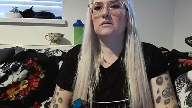 Snapshot of Sizzling_Indie36 chatting on September 28, 2025, 5:18 pm Sizzling Indie36 online show from September 28, 2025, 5:18 pm