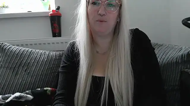 Snapshot of Sizzling_Indie36 chatting on October 2, 2025, 8:10 am Sizzling Indie36 online show from October 2, 2025, 8:10 am