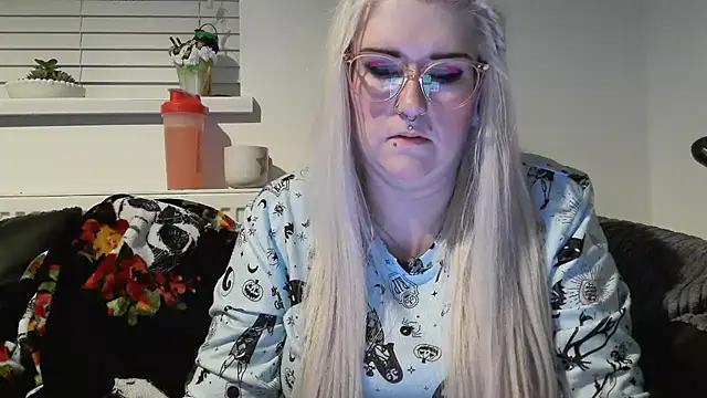 Snapshot of Sizzling_Indie36 chatting on October 2, 2025, 8:27 pm Sizzling Indie36 online show from October 2, 2025, 8:27 pm